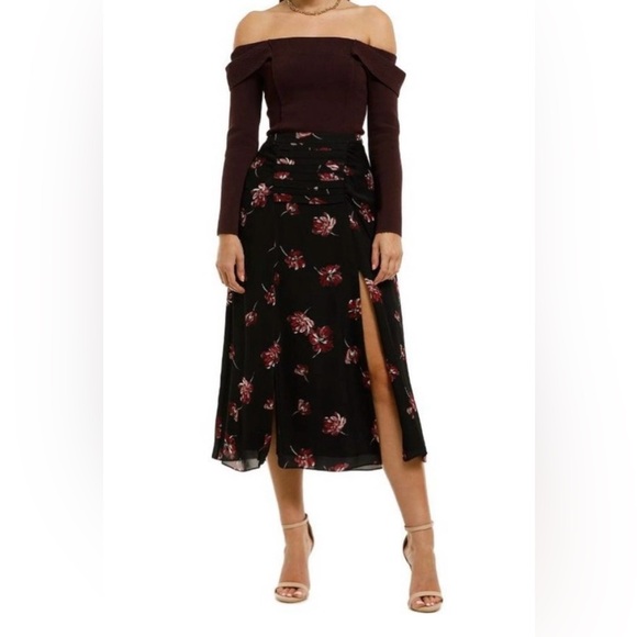 NICHOLAS Dresses & Skirts - Nicholas Floral Ruched Raw Silk Midi Skirt
Size 10